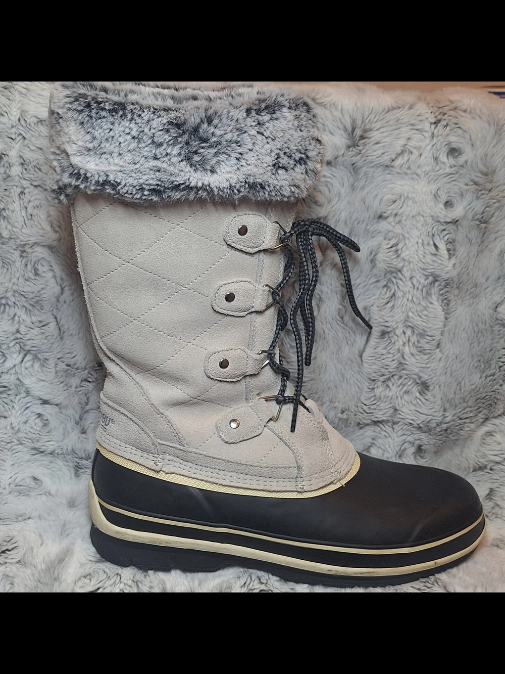 Khombu Emily Women's Suede Leather Winter Snow Boots Gray Black